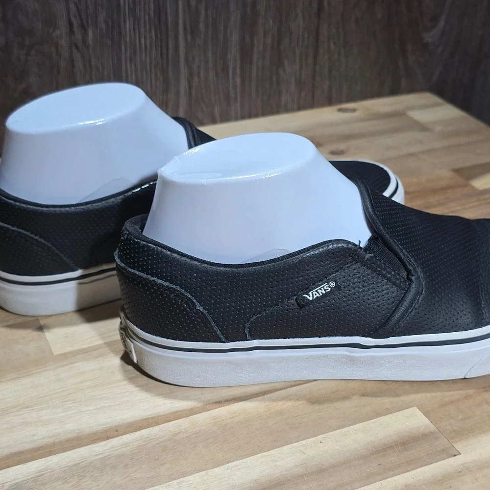 Vans Classic Perforated Leather Slip On Shoes‎ Women's 7.5 Black White
